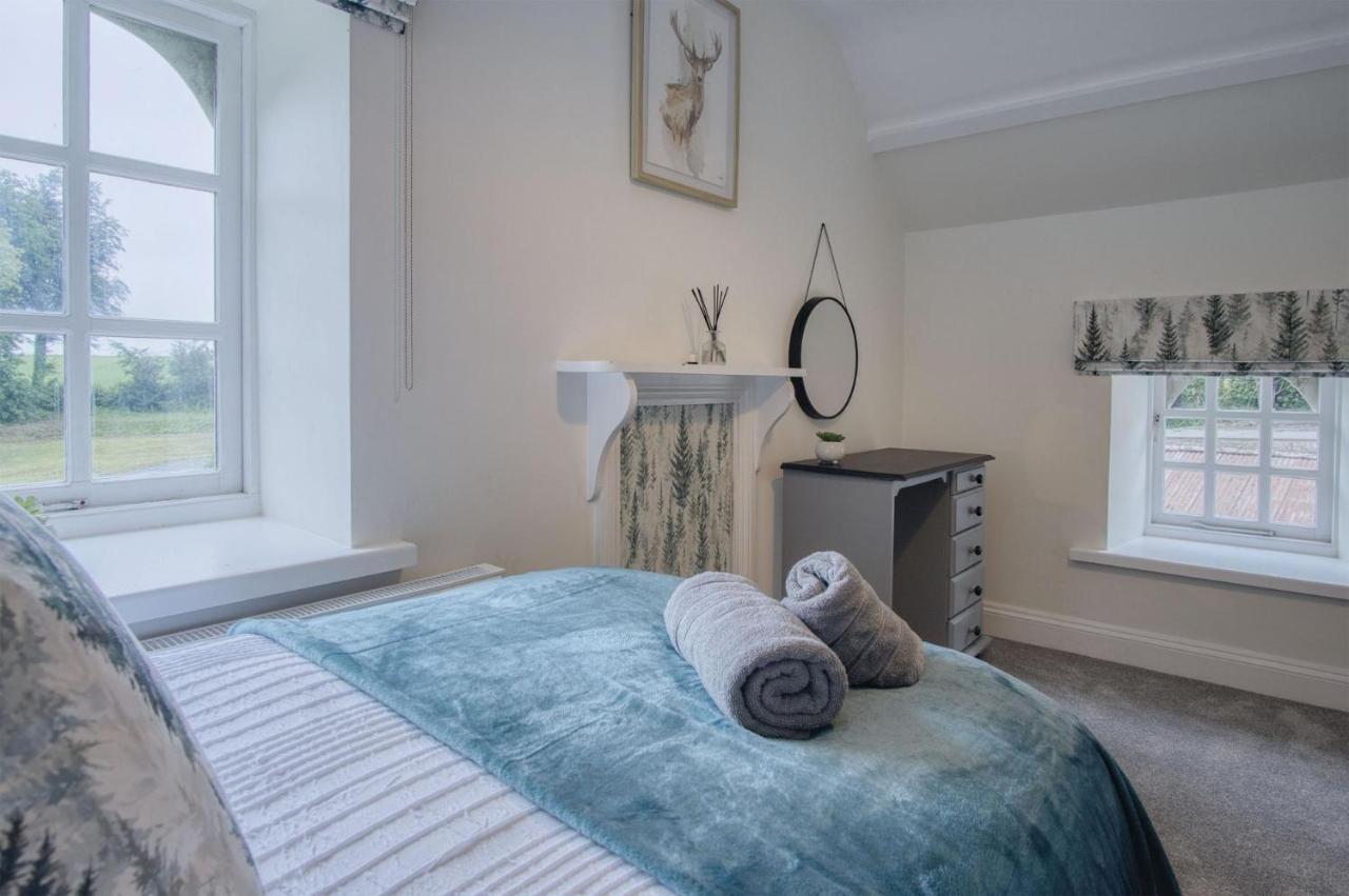 The Stables - 2 Bedroom Cottage - Princes Gate Ludchurch Extérieur photo