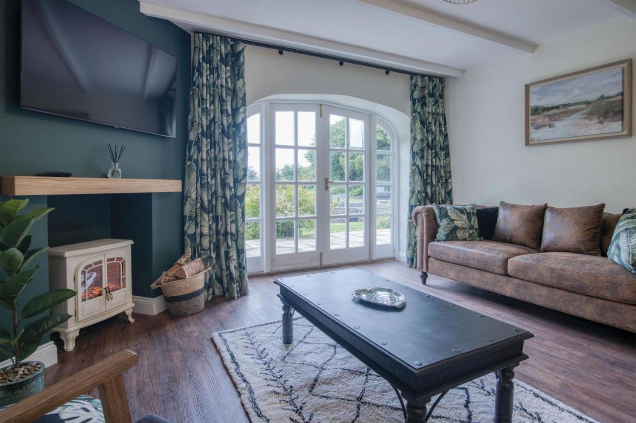 The Stables - 2 Bedroom Cottage - Princes Gate Ludchurch Extérieur photo