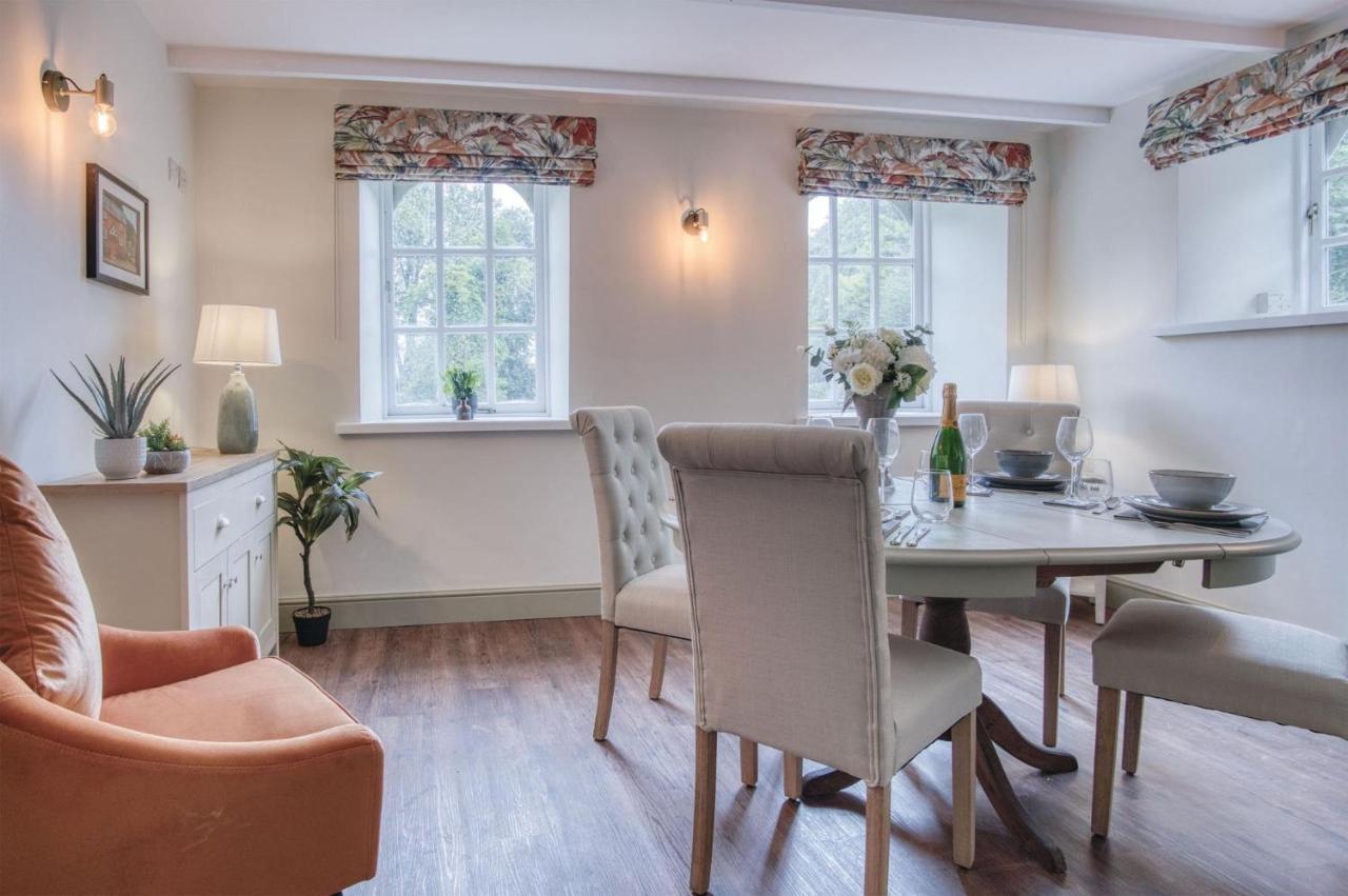 The Stables - 2 Bedroom Cottage - Princes Gate Ludchurch Extérieur photo