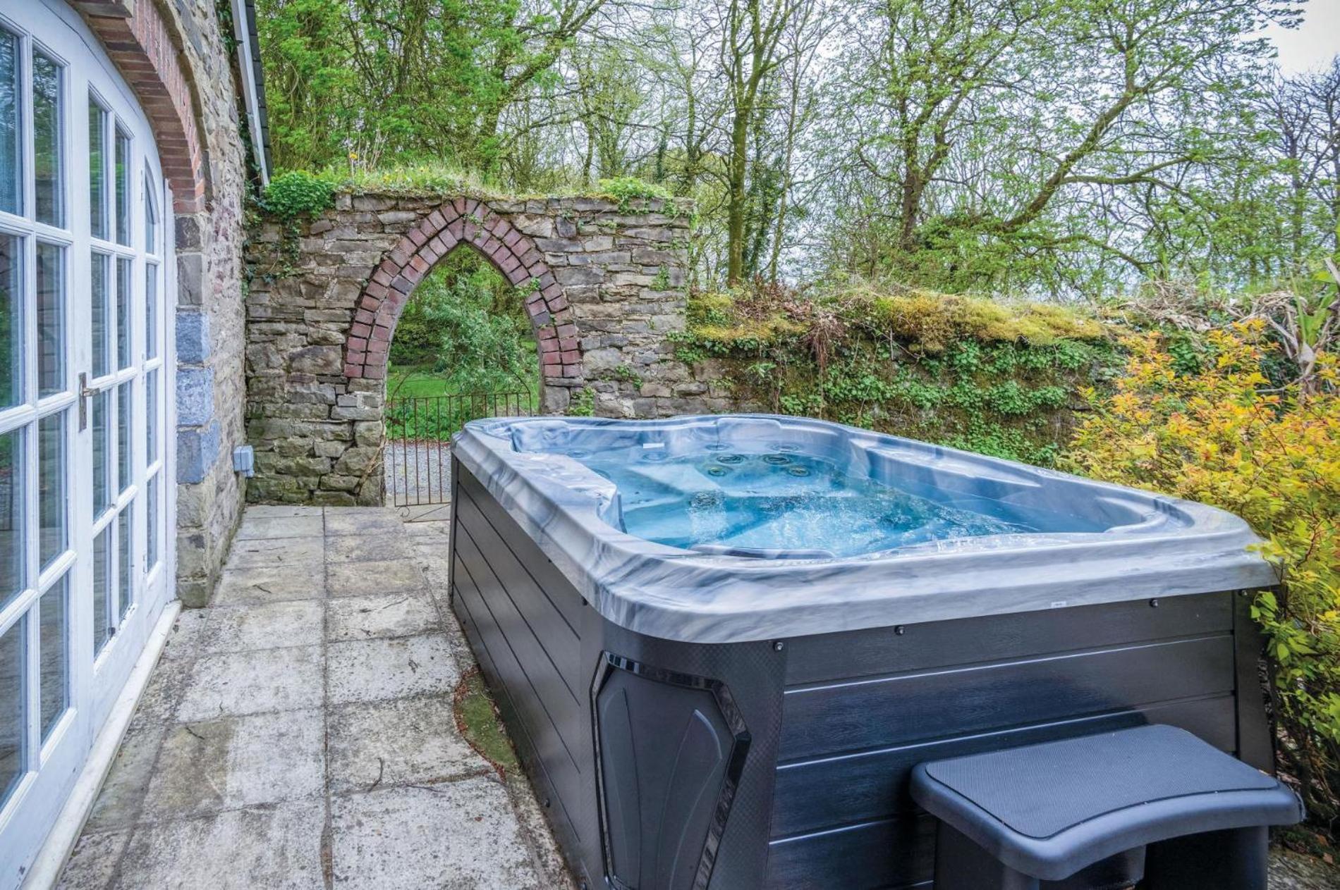 The Stables - 2 Bedroom Cottage - Princes Gate Ludchurch Extérieur photo