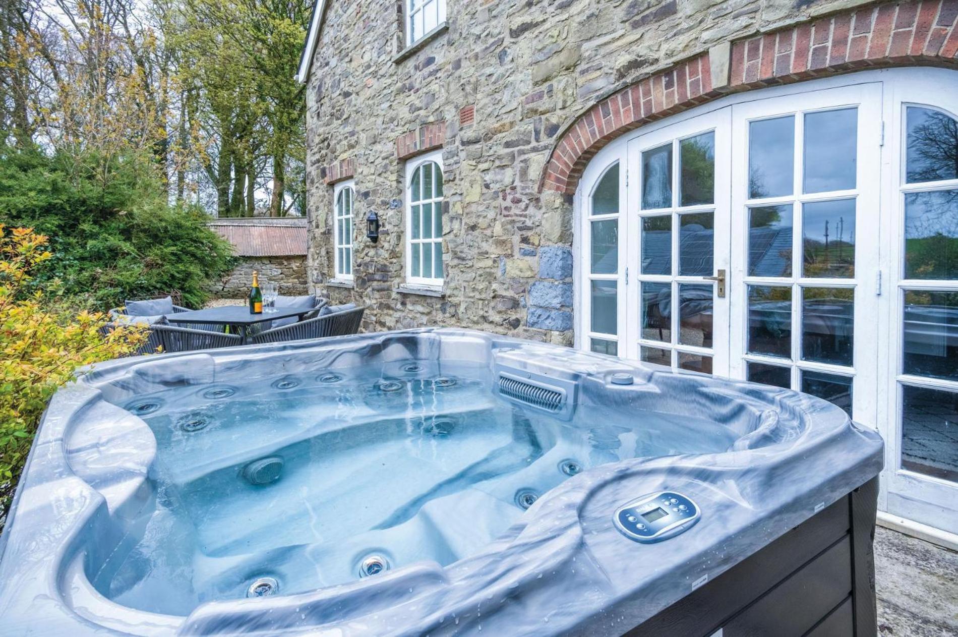 The Stables - 2 Bedroom Cottage - Princes Gate Ludchurch Extérieur photo